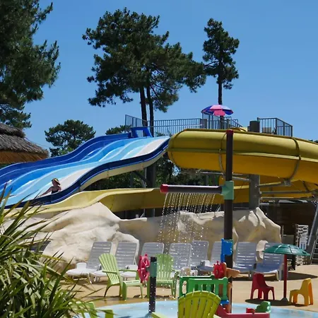 Κάμπινγκ Mobil 10 Personnes Emplacement 074 *