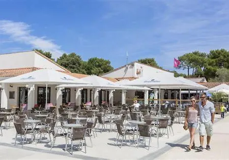 Mobil 10 Personnes Emplacement 074 Camping