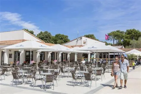 Mobil 10 Personnes Emplacement 074 Camping