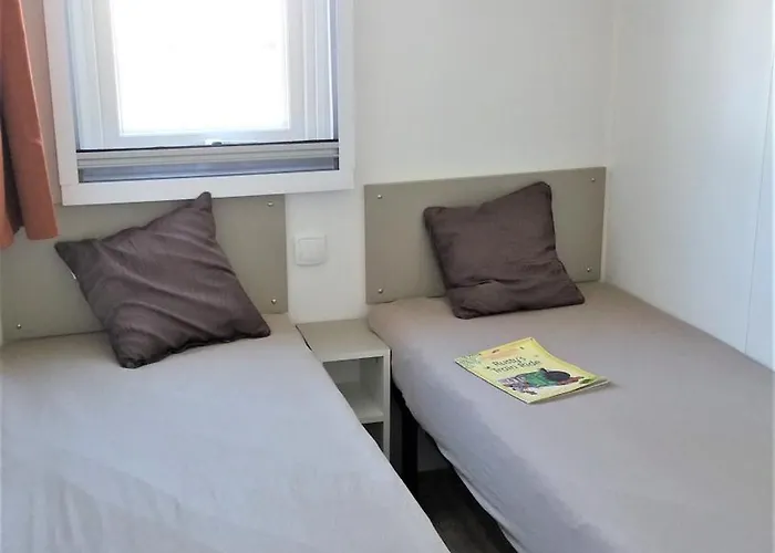 Camping Mobil 10 Personnes Emplacement 074 La Tremblade