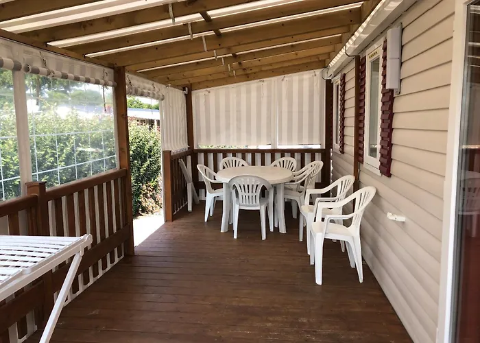 Camping Mobil 10 Personnes Emplacement 074 La Tremblade