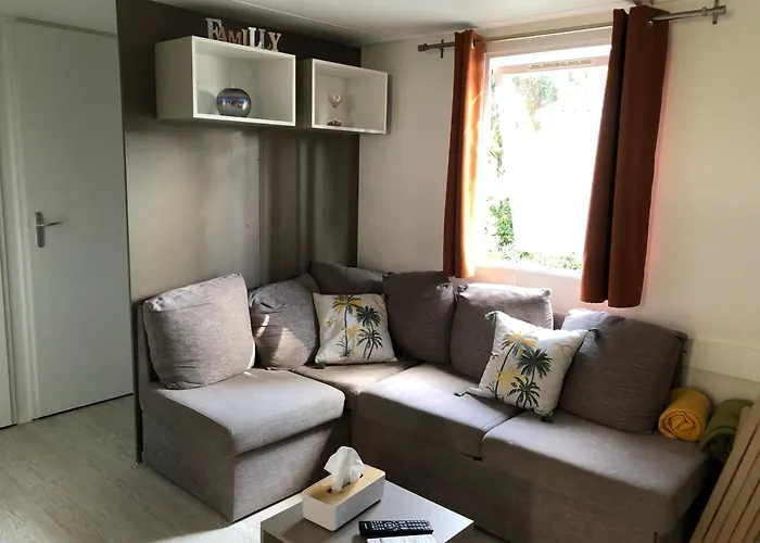 Camping Mobil 10 Personnes Emplacement 074 *